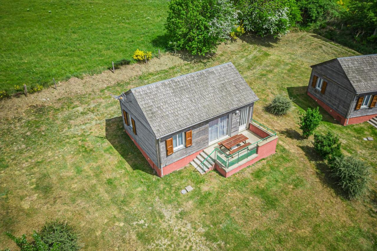 Les Chalets De La Vallee Du Bes Albaret-le-Comtal Exterior photo